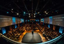 동서대학교 시니어 운동처방 마이 바레 특강 people sitting on chairs watching a game