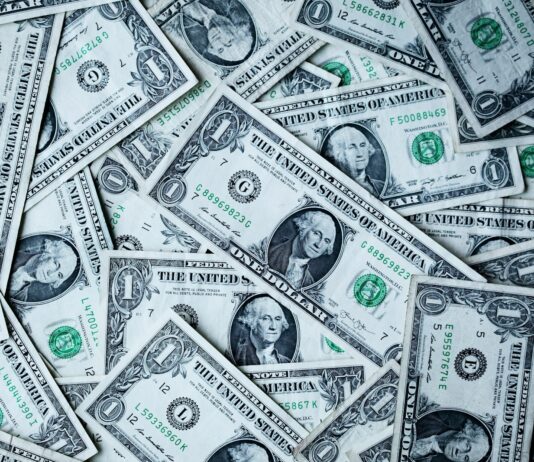 페이가 달라질 수 있는 바레 자격증 협회 1 U.S.A dollar banknotes