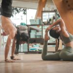 바레 강사는 왜 버티기 힘들까요? woman stretching